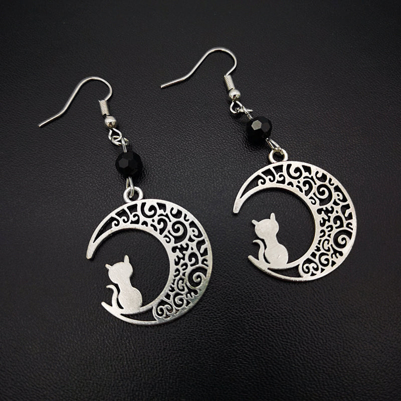 シルバームーンキャットドロップピアス