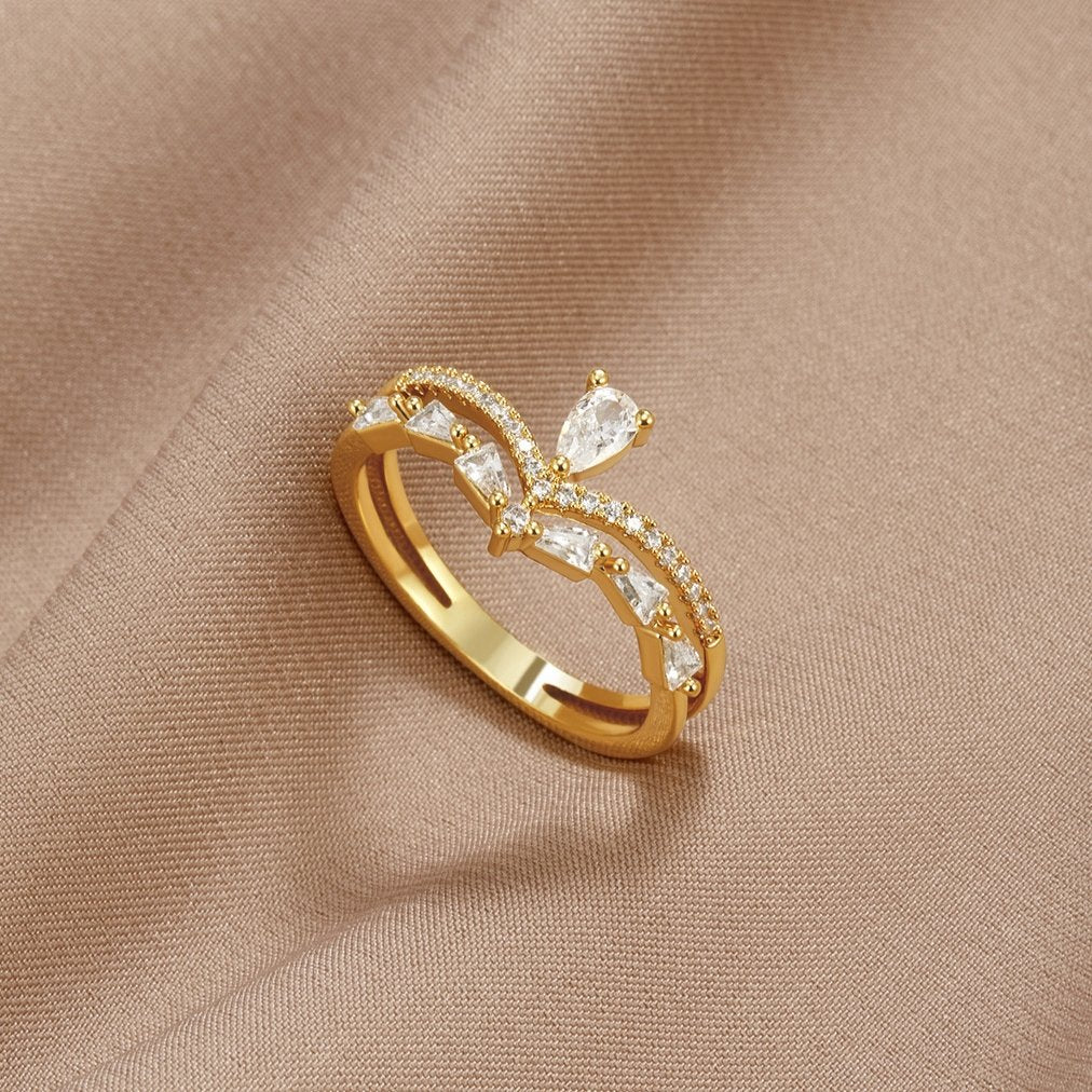 Liora | 18K Crystal Lily Ring