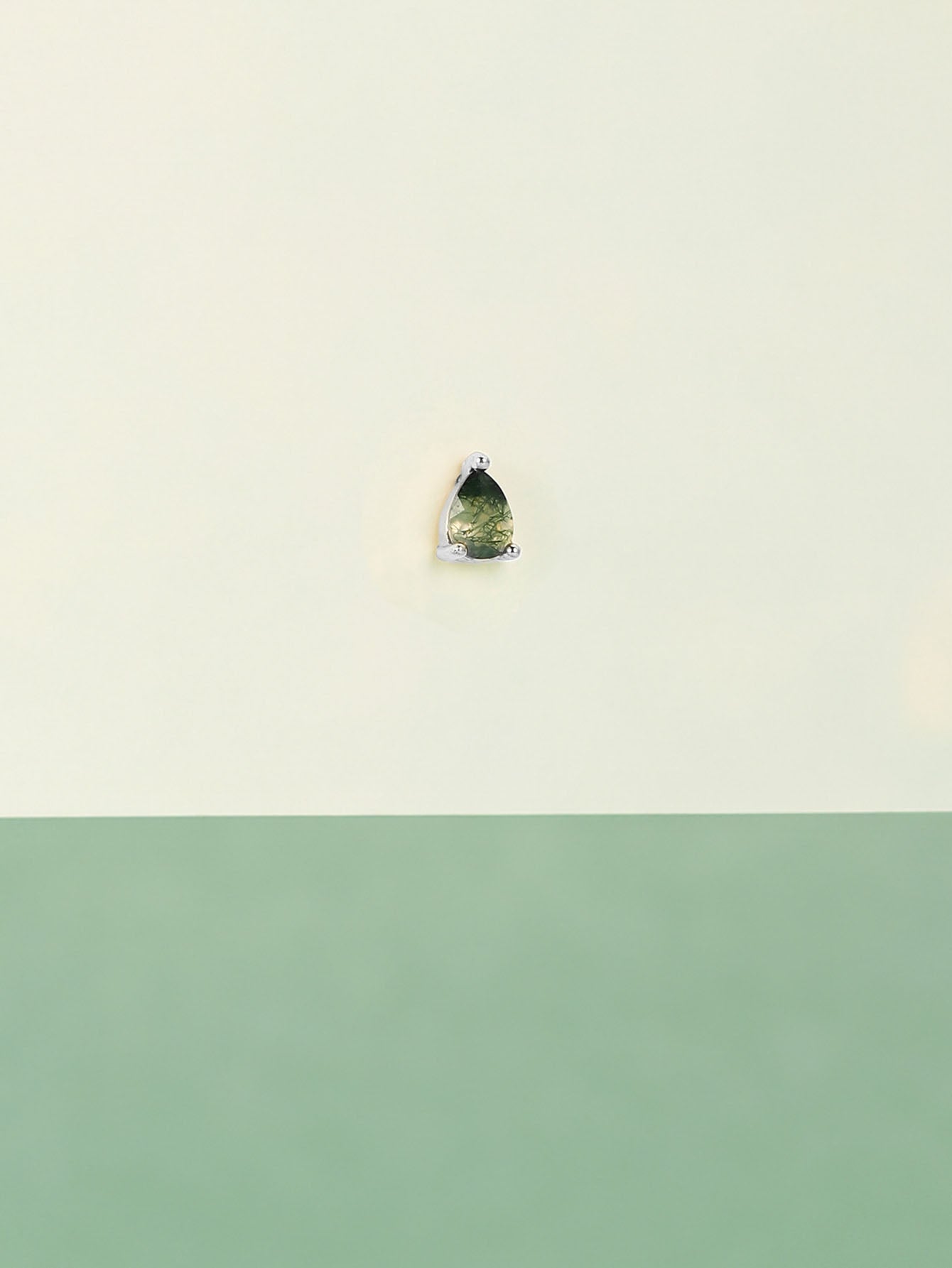 スリークローアゲートスタッズ