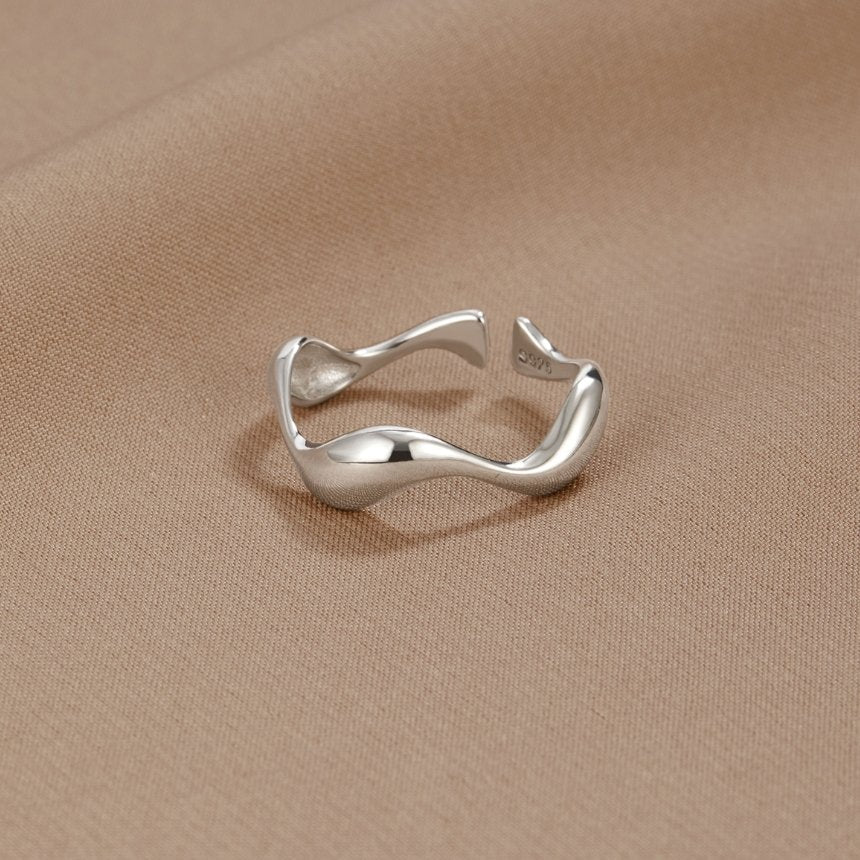 Silvara | Silver Wave Ring
