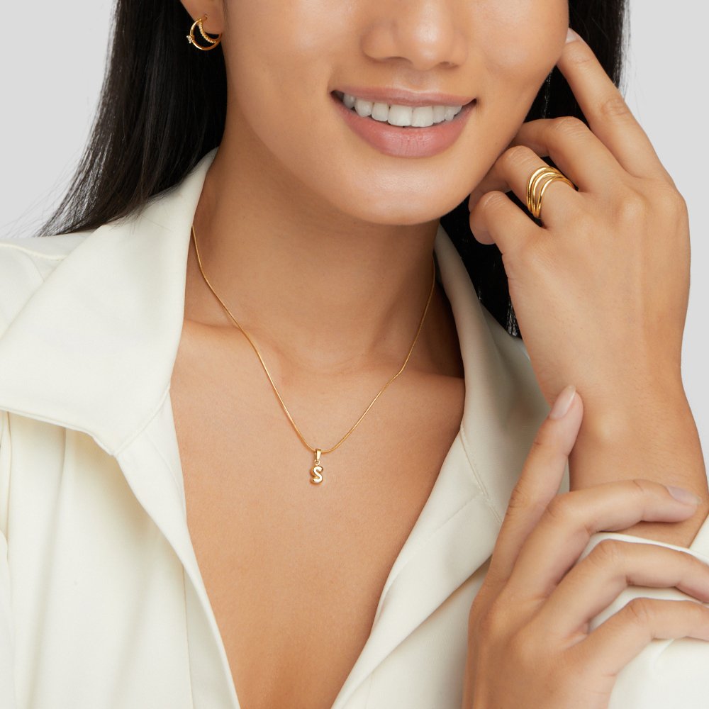 レターチャームネックレス