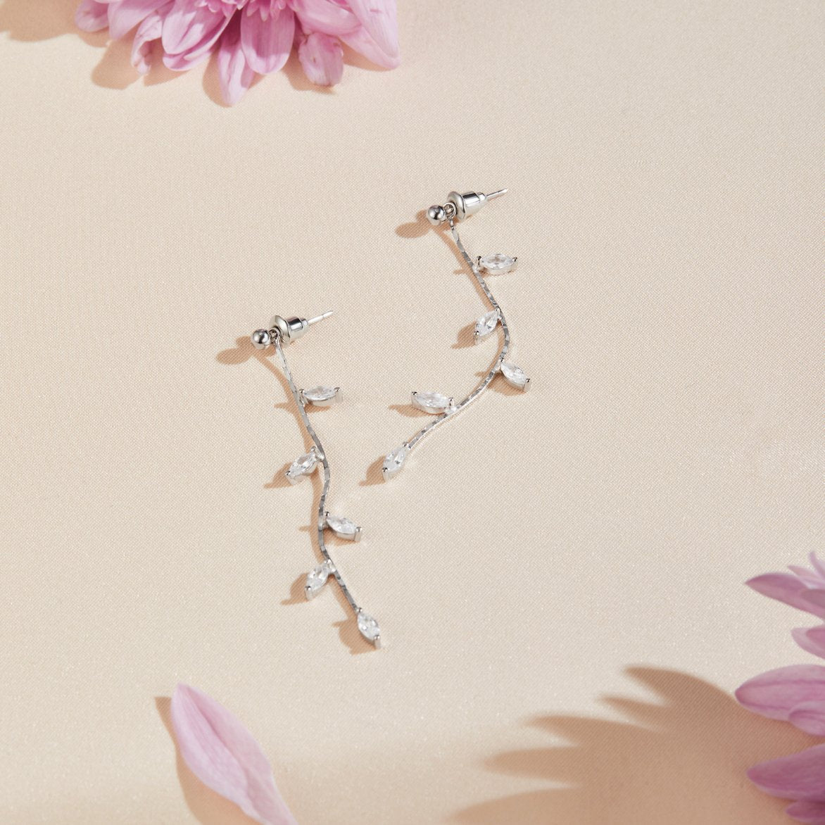 スパークリングリーフピアス