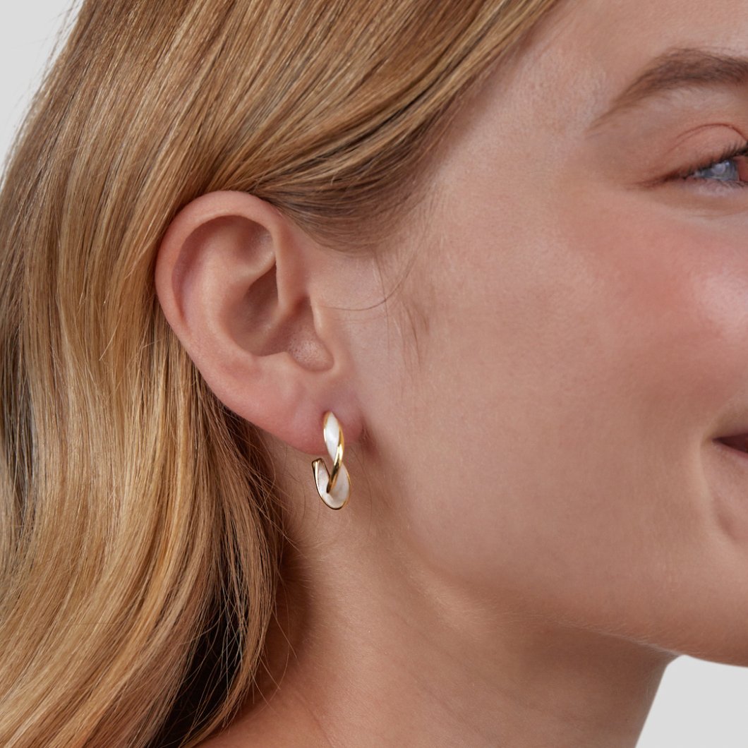 Pearlia | Twisted Pearl Hoops