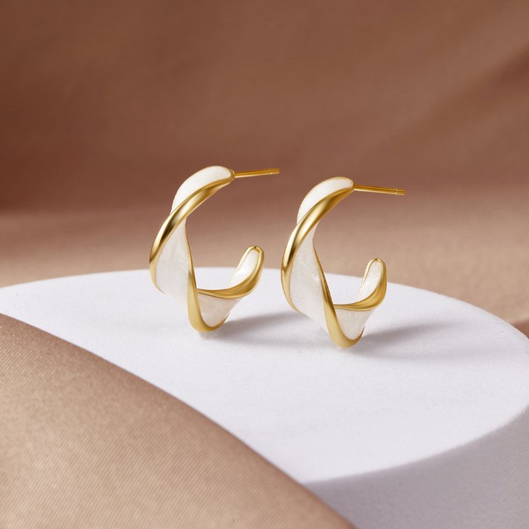 Pearlia | Twisted Pearl Hoops