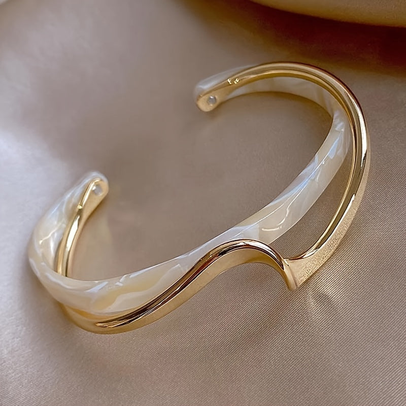 Elegant UV-Plated Bracelet