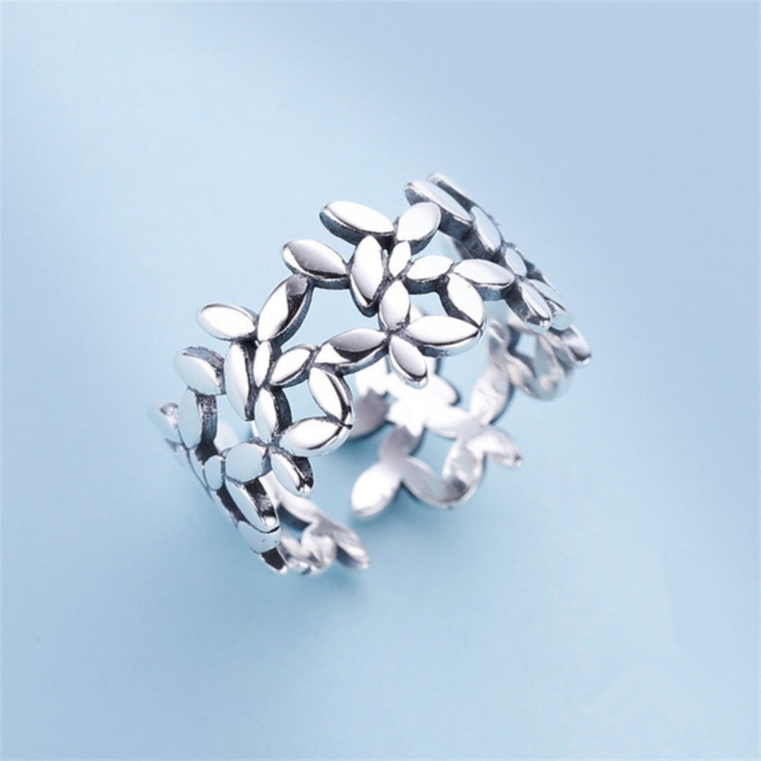 サイズ調整可能なシルバーリーフリング