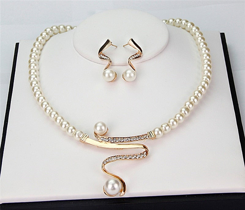 Natural Pearl Necklace & Earring Set