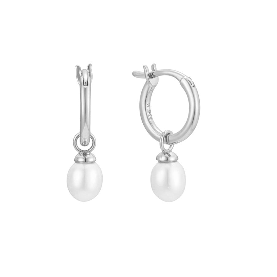 繊細なドロップピアス