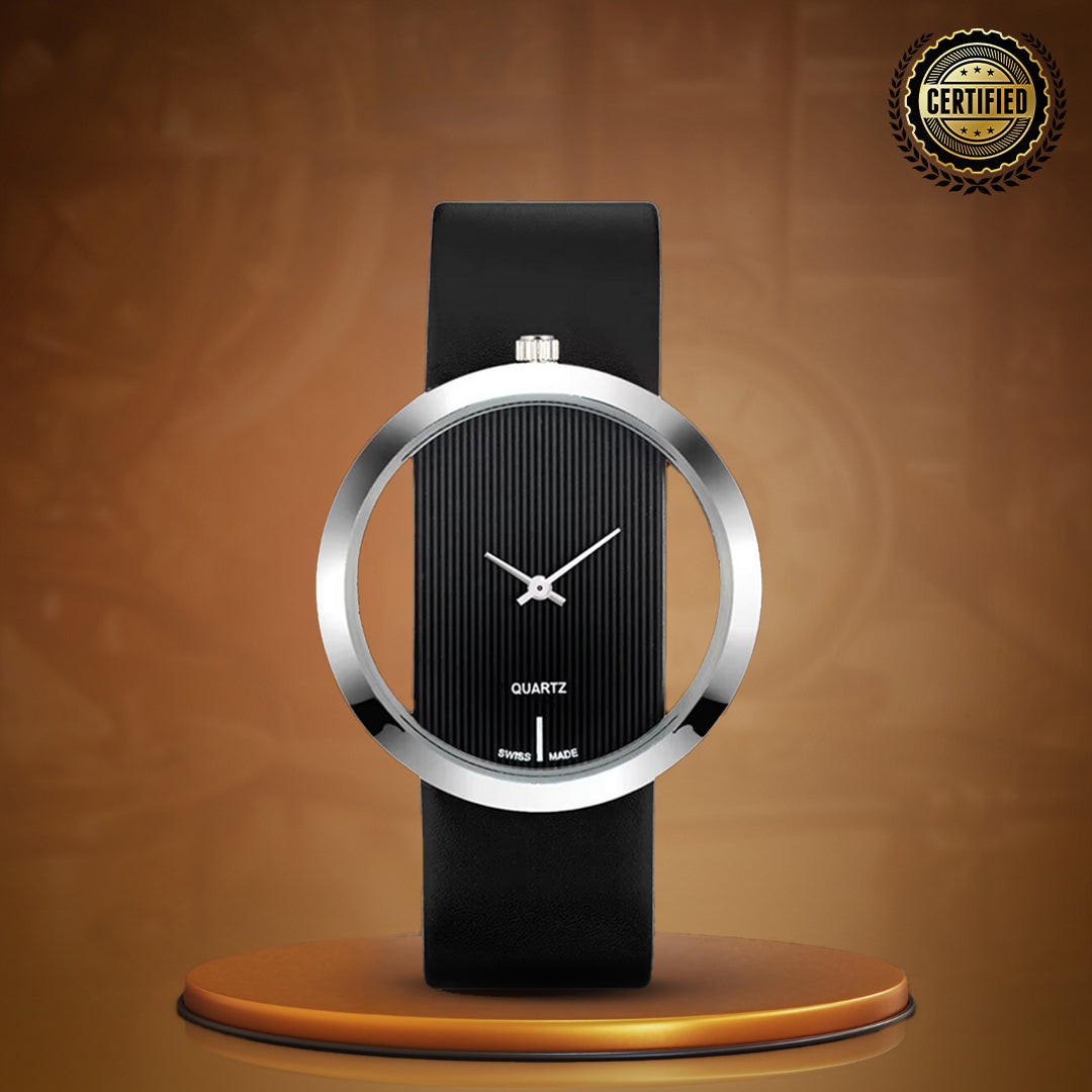 の透明ダイヤル腕時計