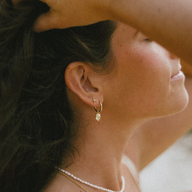 ミニマルスタッドピアス