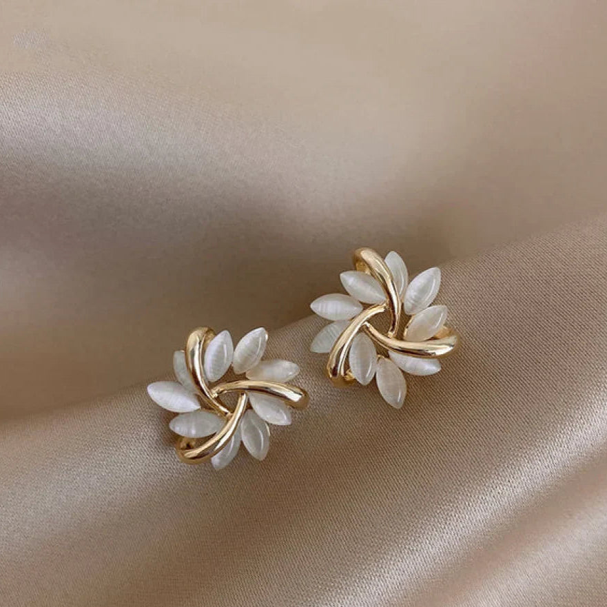 オパリン｜オパール ペタル スタッドピアス