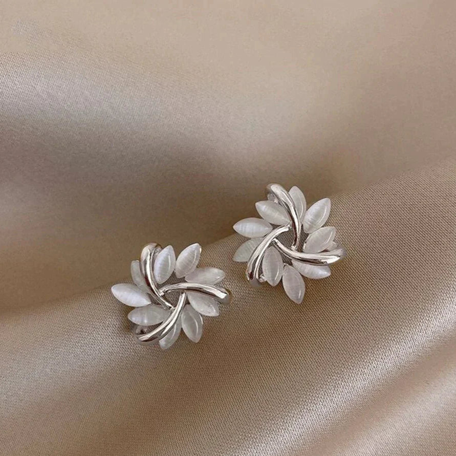 オパリン｜オパール ペタル スタッドピアス